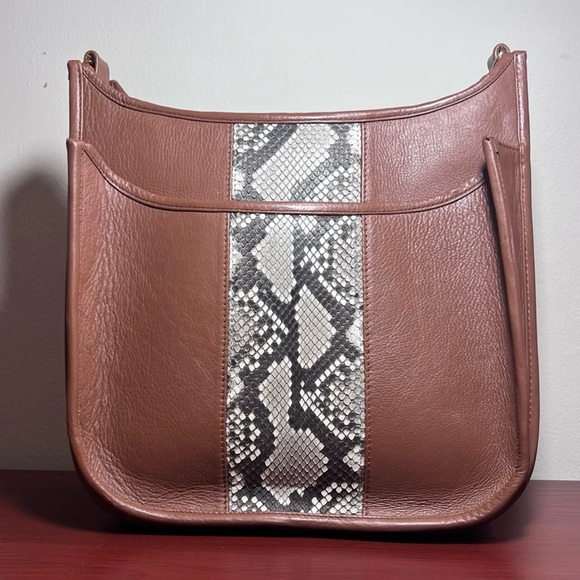 Just sits in my closet would love for it to find a good home - Picture 2 of 6